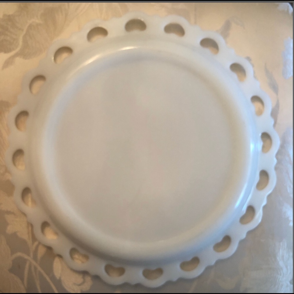 ANTIQUE 1920-30’s HEART LACE MILK GLASS PLATTER - Picture 5 of 8